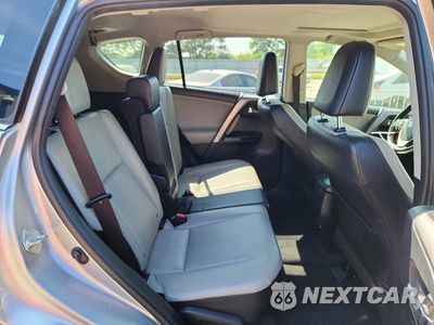Zdjęcie 10 z 12 samochodu: 2018 TOYOTA RAV4 LIMITED VIN:JTMDFREV2JJ201659 - miniatura