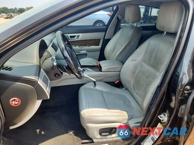 Zdjęcie 7 z 12 samochodu: 2015 JAGUAR XF 2.0T PREMIUM VIN:SAJWA0FS4FPU56181 - miniatura