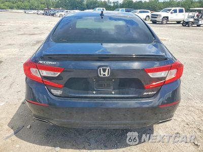 Zdjęcie 6 z 12 samochodu: 2018 HONDA ACCORD SPORT VIN:1HGCV1F30JA241897 - miniatura