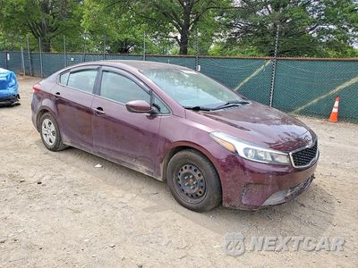 Czwarte zdjęcie samochodu z boku: 2018 KIA FORTE LX VIN:3KPFL4A7XJE272097 - miniatura