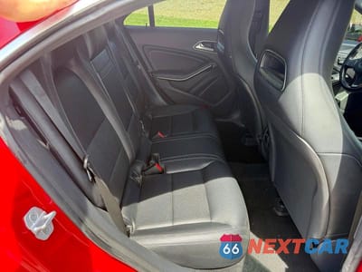 Zdjęcie 6 z 10 samochodu: 2015 MERCEDES-BENZ CLA 250 VIN:WDDSJ4EB0FN180654 - miniatura