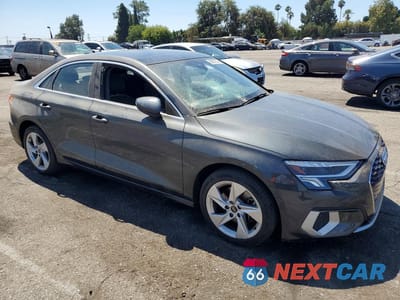 Czwarte zdjęcie samochodu z boku: 2024 AUDI A3 PREMIUM VIN:WAUGUDGY6RA015287 - miniatura