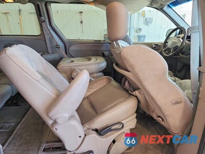 Zdjęcie 11 z 13 samochodu: 2002 CHRYSLER TOWN & COUNTRY LIMITED VIN:2C8GP64L72R781432 - miniatura