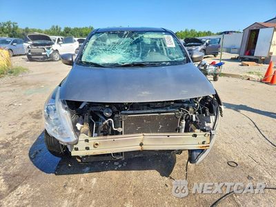 Piąte zdjęcie samochodu w środku: 2015 NISSAN VERSA 1.6 SL VIN:3N1CN7AP7FL930740 - miniatura