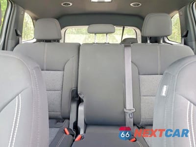 Zdjęcie 10 z 13 samochodu: 2025 GMC ACADIA ELEVATION VIN:1GKENKRS1SJ144150 - miniatura