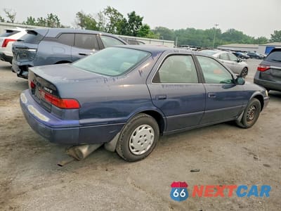 Trzecie zdjęcie samochodu z tyłu: 1998 TOYOTA CAMRY LE VIN:JT2BG22K6W0156866 - miniatura