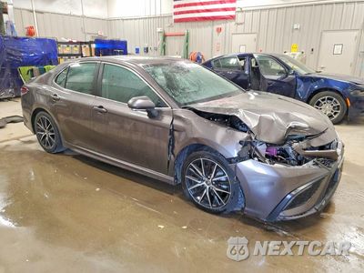 Czwarte zdjęcie samochodu z boku: 2023 TOYOTA CAMRY HYBRID SE VIN:4T1S31AK8PU613942 - miniatura