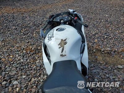 Zdjęcie 6 z 9 samochodu: 2005 SUZUKI GSX1300 RK5 VIN:JS1GW71A552103756 - miniatura