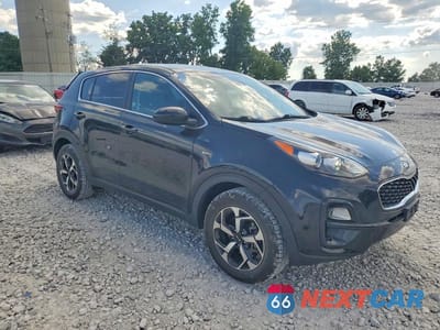 Czwarte zdjęcie samochodu z boku: 2022 KIA SPORTAGE LX VIN:KNDPMCAC7N7989345 - miniatura