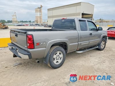 Trzecie zdjęcie samochodu z tyłu: 2006 CHEVROLET SILVERADO K1500 VIN:1GCEK19Z06Z256294 - miniatura