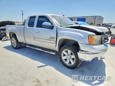 Czwarte zdjęcie samochodu z boku: 2013 GMC SIERRA C1500 SLE VIN:1GTR1VE01DZ129165 - miniatura