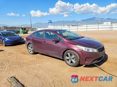 Czwarte zdjęcie samochodu z boku: 2018 KIA FORTE LX VIN:3KPFL4A71JE259268 - miniatura