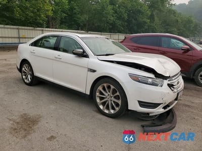 Czwarte zdjęcie samochodu z boku: 2015 FORD TAURUS LIMITED VIN:1FAHP2F84FG174568 - miniatura