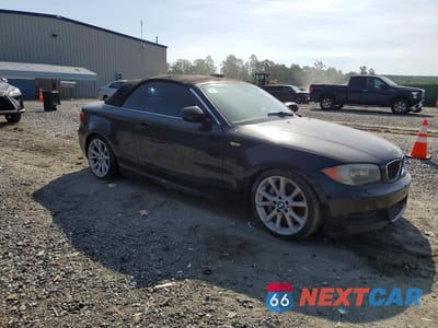 Czwarte zdjęcie samochodu z boku: 2012 BMW 135 I VIN:WBAUN7C51CVM26321 - miniatura