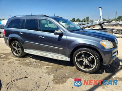 Czwarte zdjęcie samochodu z boku: 2010 MERCEDES-BENZ GL 450 4MATIC VIN:4JGBF7BE5AA569278 - miniatura
