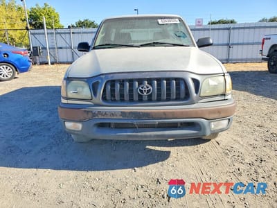 Piąte zdjęcie samochodu w środku: 2004 TOYOTA TACOMA BASE VIN:5TENL42N24Z307155 - miniatura