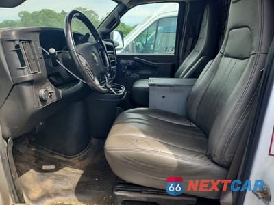 Zdjęcie 7 z 13 samochodu: 2021 CHEVROLET EXPRESS G2500 VIN:1GCWGAFP5M1302125 - miniatura