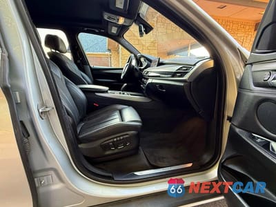Piąte zdjęcie samochodu w środku: 2017 BMW X5 XDRIVE35I VIN:5UXKR0C32H0V75733 - miniatura
