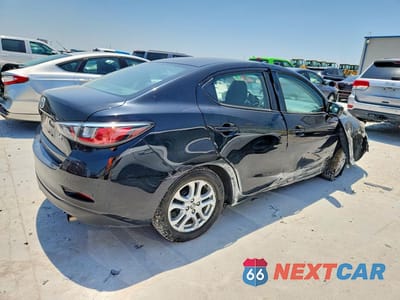 Trzecie zdjęcie samochodu z tyłu: 2016 SCION IA BASE VIN:3MYDLBZV6GY106330 - miniatura