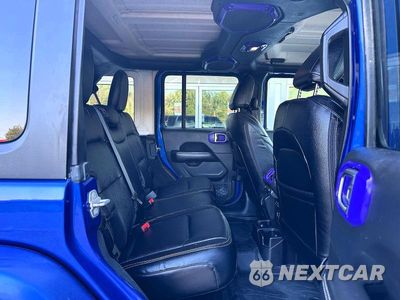 Zdjęcie 6 z 13 samochodu: 2018 JEEP WRANGLER UNLIMITED SAHARA VIN:1C4HJXEG3JW193385 - miniatura