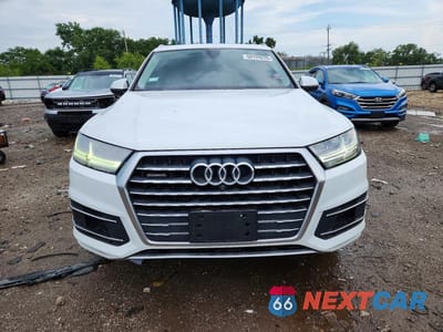 Piąte zdjęcie samochodu w środku: 2019 AUDI Q7 PREMIUM PLUS VIN:WA1LHAF77KD017853 - miniatura