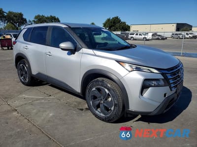 Czwarte zdjęcie samochodu z boku: 2025 NISSAN ROGUE SV VIN:5N1BT3BBXSC770123 - miniatura