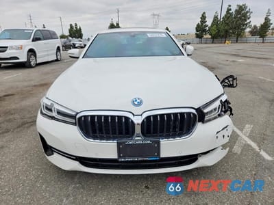 Piąte zdjęcie samochodu w środku: 2022 BMW 530E VIN:WBA13AG08NCJ24883 - miniatura