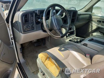 Zdjęcie 8 z 13 samochodu: 2004 CHEVROLET SUBURBAN K1500 VIN:3GNFK16Z44G278053 - miniatura
