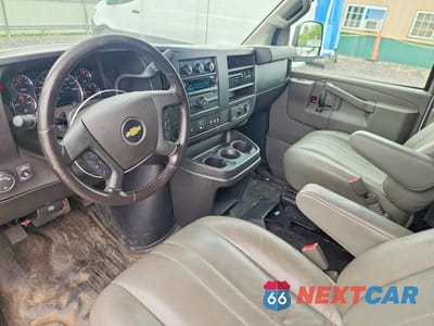 Zdjęcie 8 z 13 samochodu: 2020 CHEVROLET EXPRESS G2500 VIN:1GCWGAFG3L1275831 - miniatura