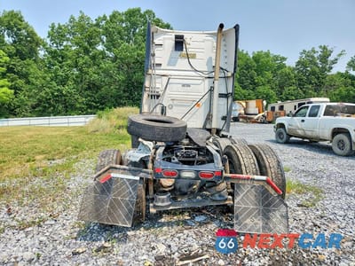 Zdjęcie 6 z 13 samochodu: 2019 VOLVO VNL SEMI TRUCK VIN:4V4NC9EH9KN225818 - miniatura