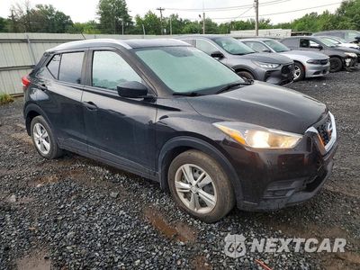 Czwarte zdjęcie samochodu z boku: 2019 NISSAN KICKS S VIN:3N1CP5CUXKL530828 - miniatura