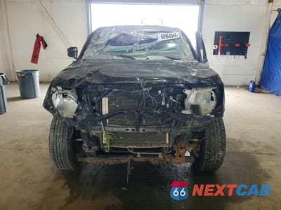 Piąte zdjęcie samochodu w środku: 2013 TOYOTA TACOMA DOUBLE CAB VIN:5TFLU4EN1DX057835 - miniatura