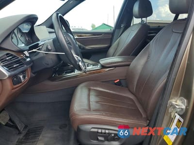 Zdjęcie 7 z 12 samochodu: 2017 BMW X5 SDRIVE35I VIN:5UXKR2C50H0U19039 - miniatura