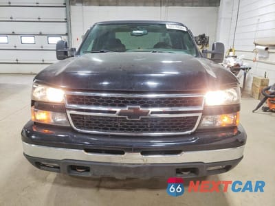 Piąte zdjęcie samochodu w środku: 2006 CHEVROLET SILVERADO K1500 VIN:1GCEK19TX6Z173984 - miniatura