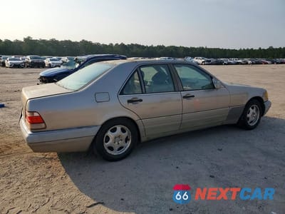 Trzecie zdjęcie samochodu z tyłu: 1997 MERCEDES-BENZ S 320W VIN:WDBGA32G6VA370943 - miniatura