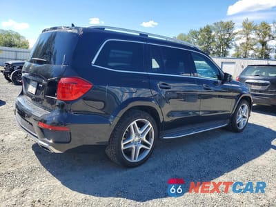 Trzecie zdjęcie samochodu z tyłu: 2013 MERCEDES-BENZ GL 550 4MATIC VIN:4JGDF7DE5DA127000 - miniatura