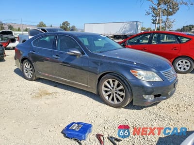 Czwarte zdjęcie samochodu z boku: 2010 LEXUS LS 460 BASE VIN:JTHBL5EF5A5096608 - miniatura