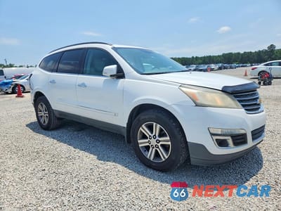 Czwarte zdjęcie samochodu z boku: 2016 CHEVROLET TRAVERSE LT VIN:1GNKRHKD1GJ282156 - miniatura