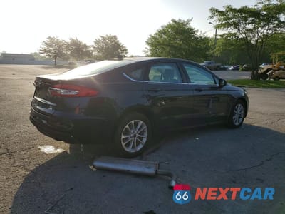 Trzecie zdjęcie samochodu z tyłu: 2020 FORD FUSION SE VIN:3FA6P0HD5LR103888 - miniatura