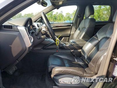 Zdjęcie 7 z 13 samochodu: 2017 PORSCHE CAYENNE VIN:WP1AA2A25HKA85543 - miniatura