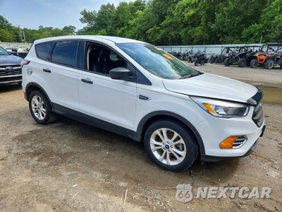 Czwarte zdjęcie samochodu z boku: 2017 FORD ESCAPE S VIN:1FMCU0F79HUE23620 - miniatura