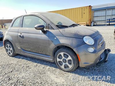 Czwarte zdjęcie samochodu z boku: 2016 FIAT 500 ELECTRIC VIN:3C3CFFGE7GT221872 - miniatura