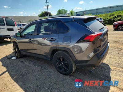 Drugie zdjęcie samochodu z przodu: 2021 TOYOTA RAV4 XLE VIN:2T3P1RFVXMW150573 - miniatura