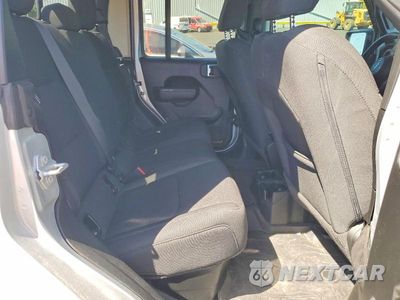 Zdjęcie 10 z 12 samochodu: 2023 JEEP GLADIATOR SPORT VIN:1C6HJTAG7PL516904 - miniatura