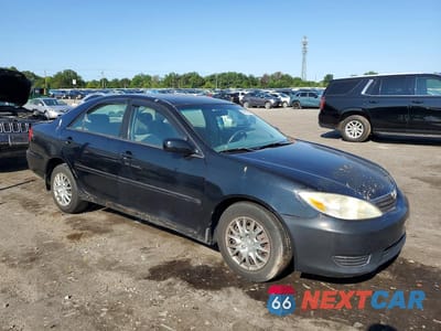 Czwarte zdjęcie samochodu z boku: 2004 TOYOTA CAMRY LE VIN:4T1BE32K94U318414 - miniatura
