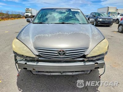 Piąte zdjęcie samochodu w środku: 2005 TOYOTA CAMRY STANDARD VIN:JTDBE30K353002330 - miniatura