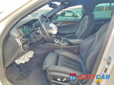 Zdjęcie 7 z 12 samochodu: 2019 BMW 530E VIN:WBAJA9C55KB399635 - miniatura