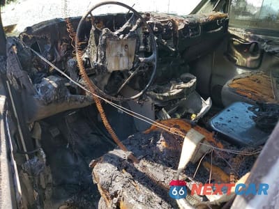 Zdjęcie 8 z 13 samochodu: 1998 CHEVROLET EXPRESS G3500 VIN:1GBJG31R9W1046092 - miniatura