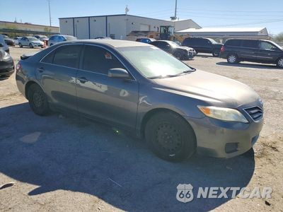 Czwarte zdjęcie samochodu z boku: 2010 TOYOTA CAMRY LE VIN:4T4BF3EK2AR023682 - miniatura