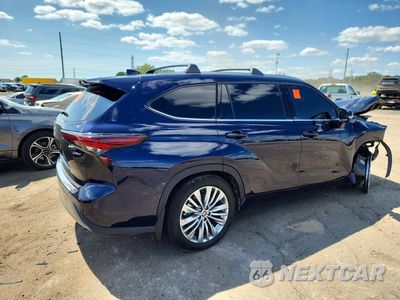 Trzecie zdjęcie samochodu z tyłu: 2026 TOYOTA HIGHLANDER HYBRID PLATINUM VIN:5TDEBRCH7TS713498 - miniatura